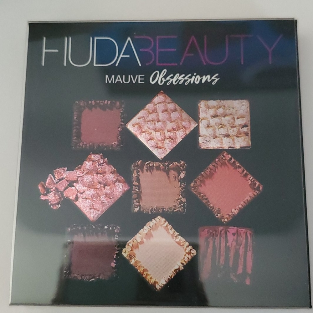 Huda Beauty Mauve Obsessions